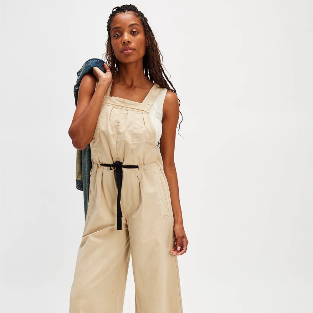Beige Sleeveless Jumpsuit with Black Tie